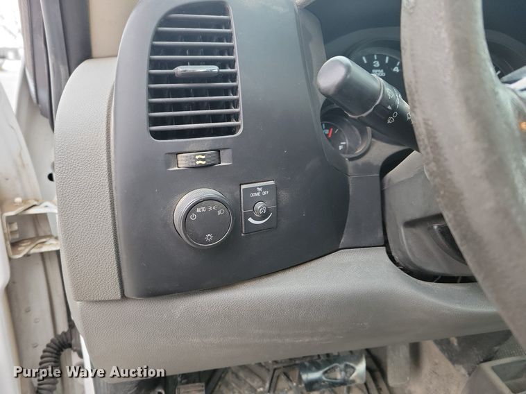 image for item DM8192 2010  Chevrolet Silverado 1500  pickup truck