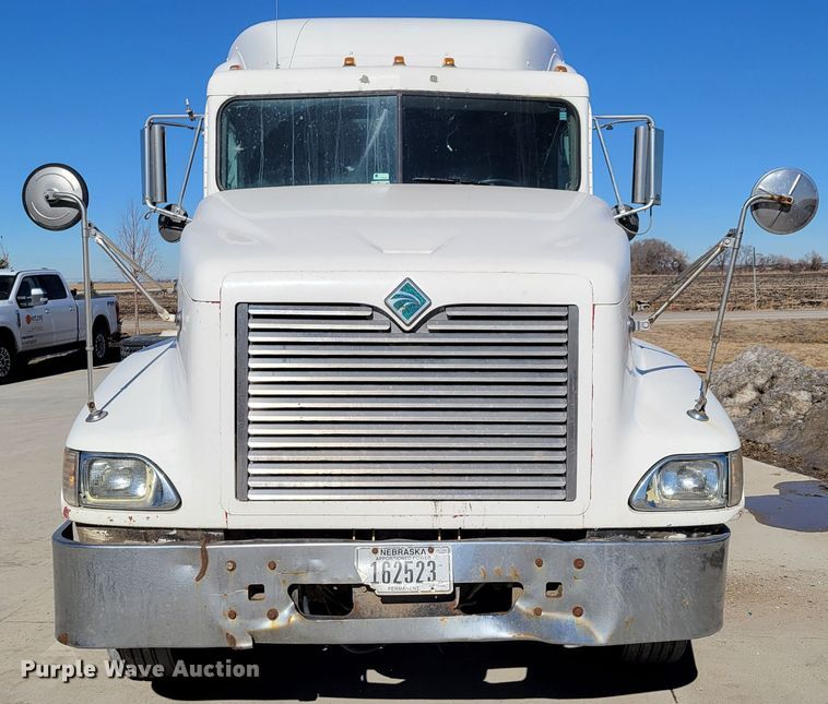 image for item DM8212 1998 International 9400 SBA  semi truck