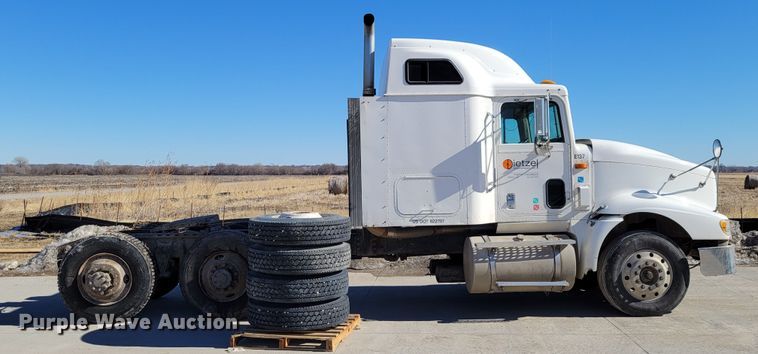 image for item DM8212 1998 International 9400 SBA  semi truck