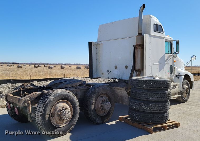 image for item DM8212 1998 International 9400 SBA  semi truck