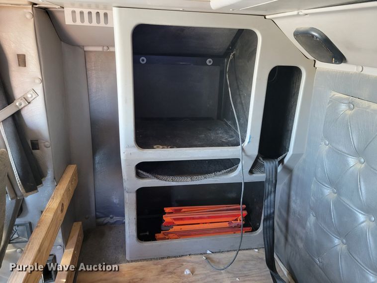 image for item DM8212 1998 International 9400 SBA  semi truck