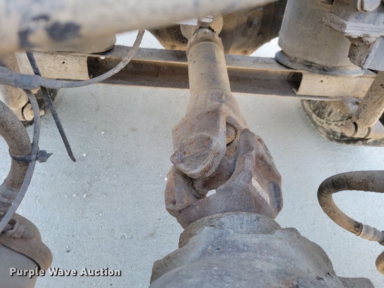 image for item DM8212 1998 International 9400 SBA  semi truck