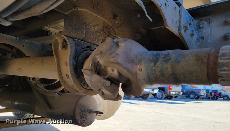 image for item DM8212 1998 International 9400 SBA  semi truck