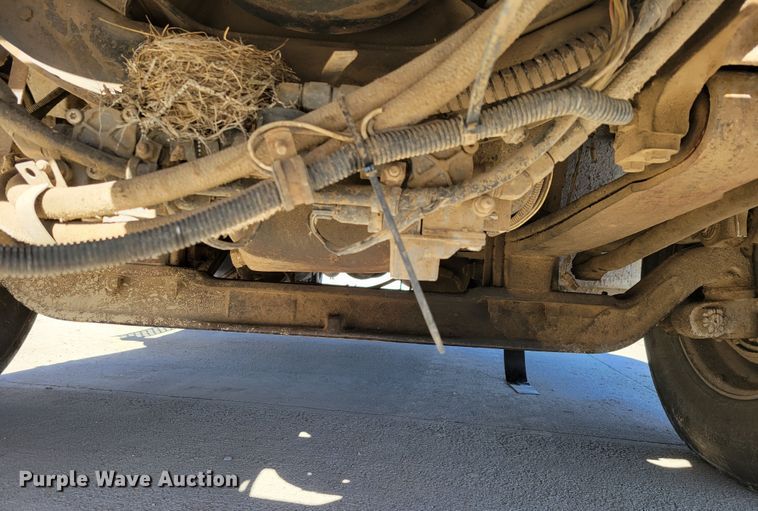 image for item DM8212 1998 International 9400 SBA  semi truck