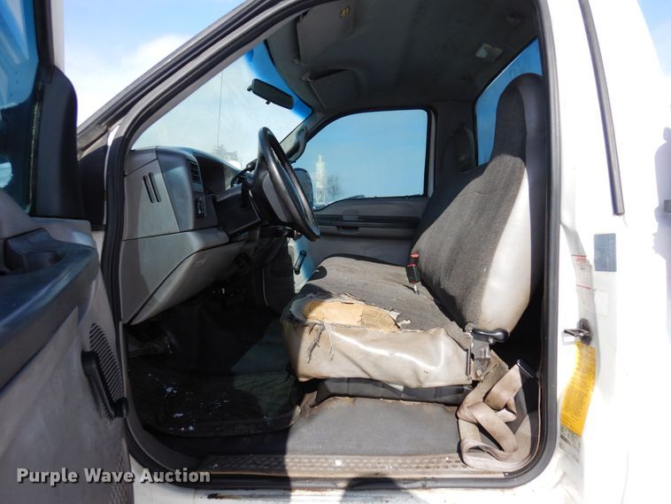 image for item DN6270 2000 Ford F450 Super Duty  utility / service truck