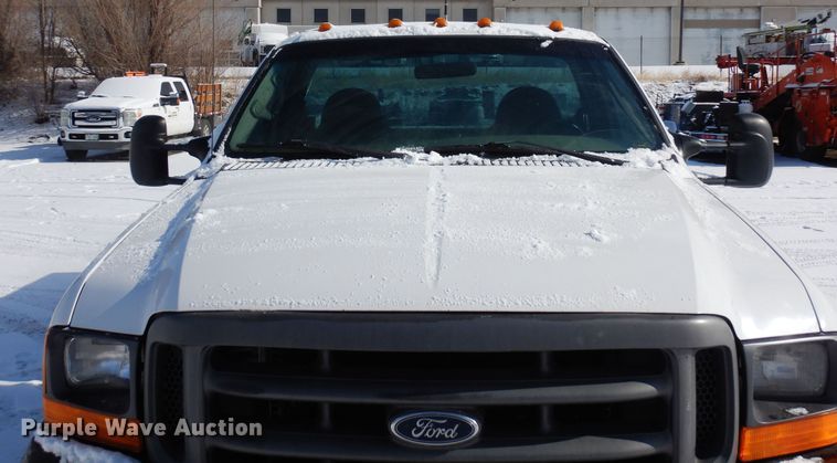 image for item DN6270 2000 Ford F450 Super Duty  utility / service truck