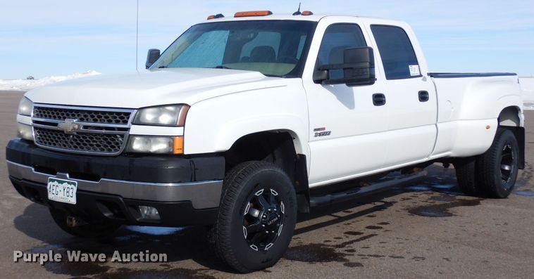 image for item DN6273 2005  Chevrolet Silverado 3500HD  Crew Cab pickup truck