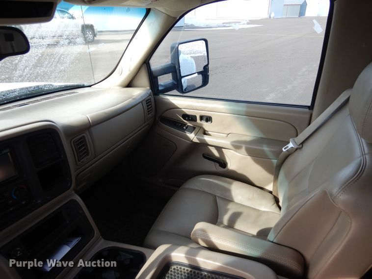 image for item DN6273 2005  Chevrolet Silverado 3500HD  Crew Cab pickup truck