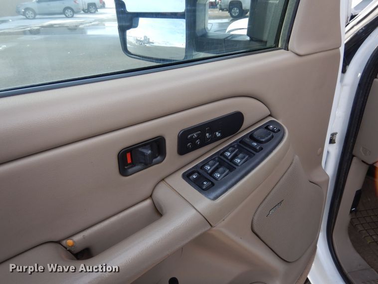 image for item DN6273 2005  Chevrolet Silverado 3500HD  Crew Cab pickup truck