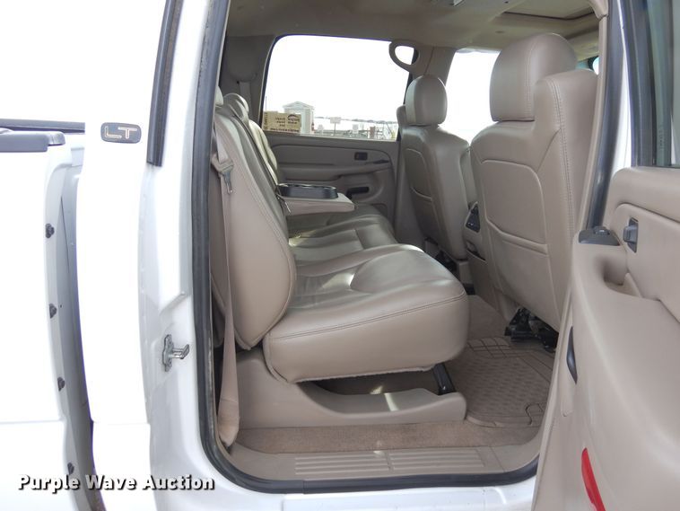 image for item DN6273 2005  Chevrolet Silverado 3500HD  Crew Cab pickup truck