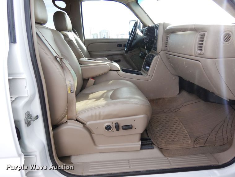 image for item DN6273 2005  Chevrolet Silverado 3500HD  Crew Cab pickup truck