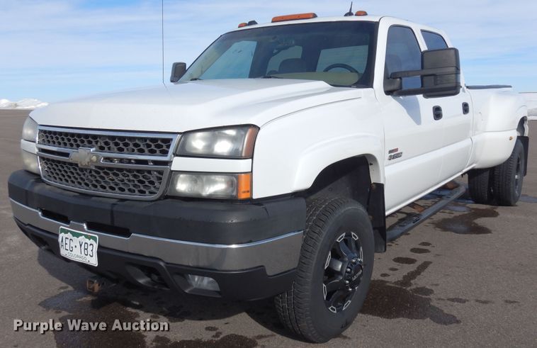 image for item DN6273 2005  Chevrolet Silverado 3500HD  Crew Cab pickup truck