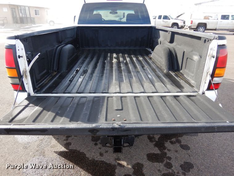 image for item DN6273 2005  Chevrolet Silverado 3500HD  Crew Cab pickup truck