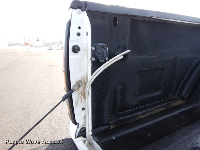 image for item DN6273 2005  Chevrolet Silverado 3500HD  Crew Cab pickup truck