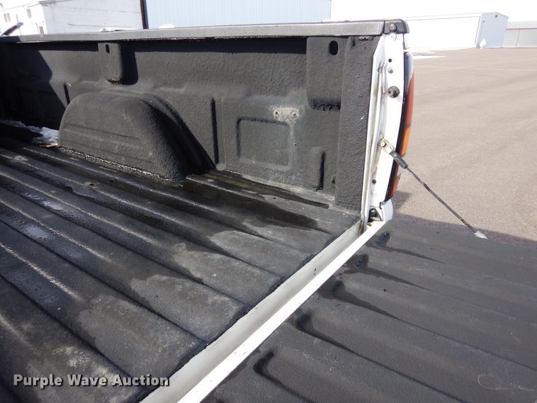 image for item DN6273 2005  Chevrolet Silverado 3500HD  Crew Cab pickup truck