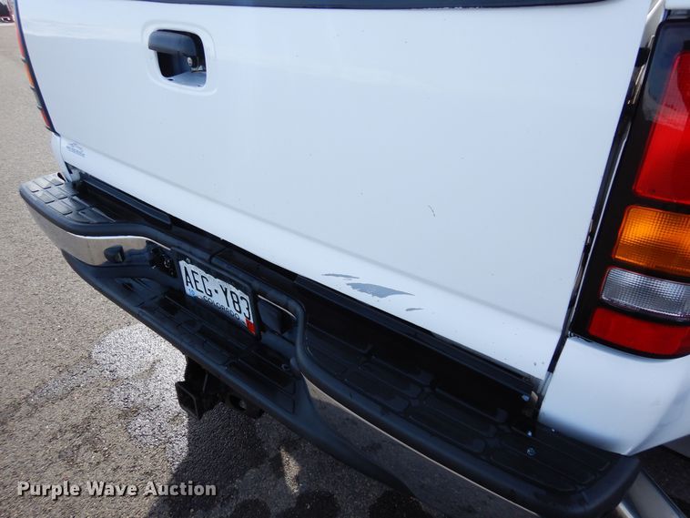 image for item DN6273 2005  Chevrolet Silverado 3500HD  Crew Cab pickup truck