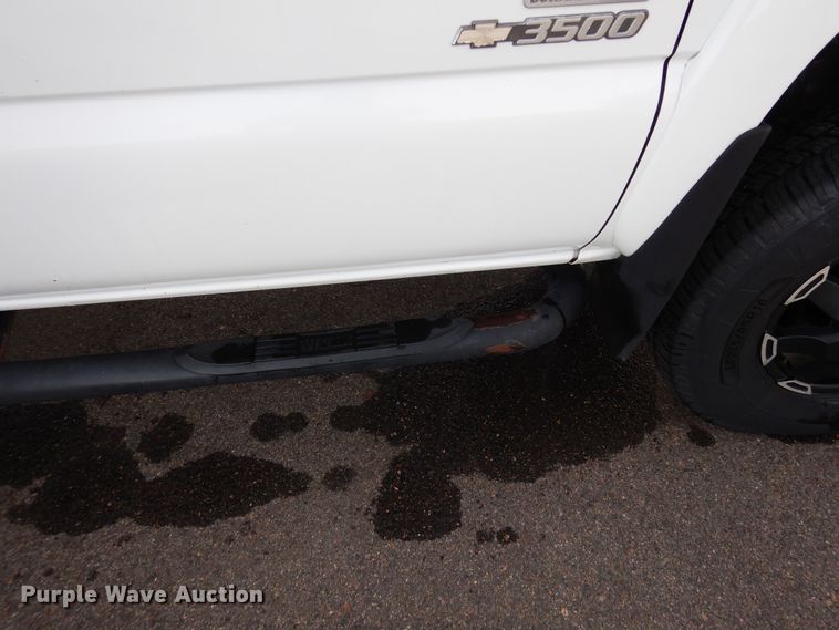 image for item DN6273 2005  Chevrolet Silverado 3500HD  Crew Cab pickup truck