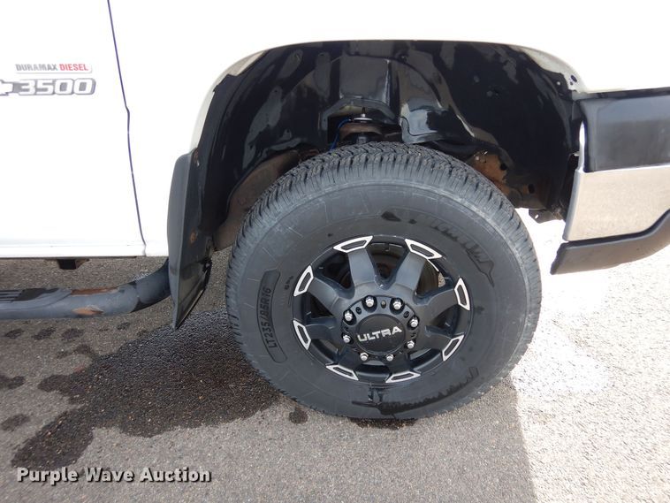 image for item DN6273 2005  Chevrolet Silverado 3500HD  Crew Cab pickup truck