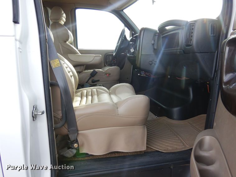 image for item DN6274 2005  Chevrolet C4500  flatbed truck