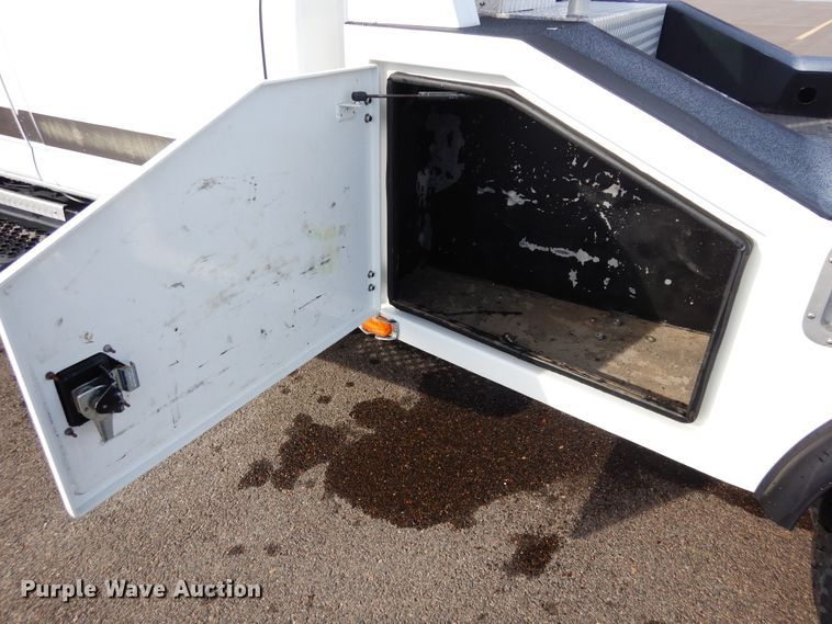 image for item DN6274 2005  Chevrolet C4500  flatbed truck