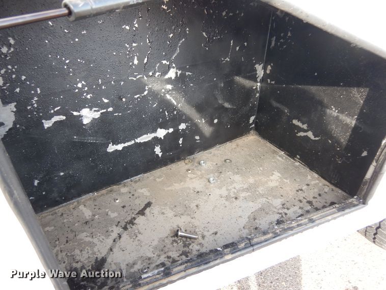 image for item DN6274 2005  Chevrolet C4500  flatbed truck