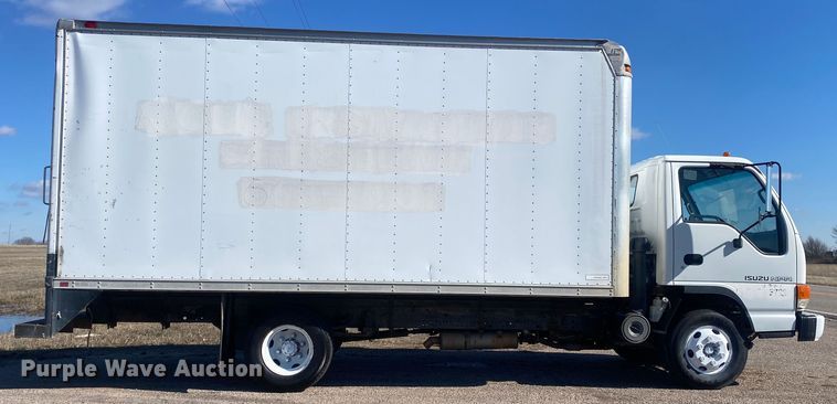 image for item DN8154 2005 Isuzu JW3S  box truck