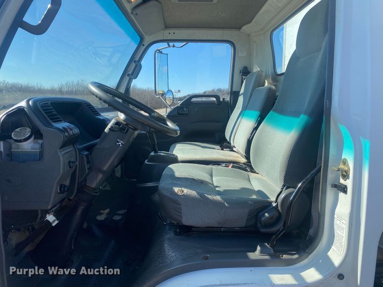 image for item DN8154 2005 Isuzu JW3S  box truck