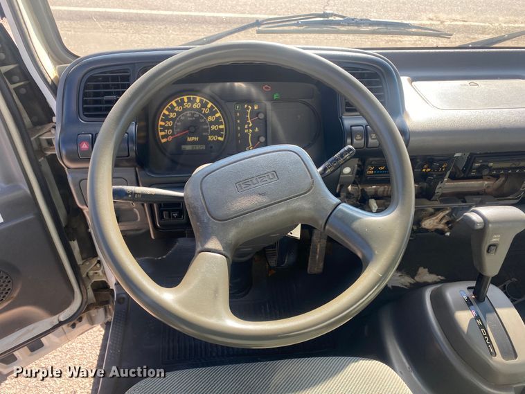 image for item DN8154 2005 Isuzu JW3S  box truck