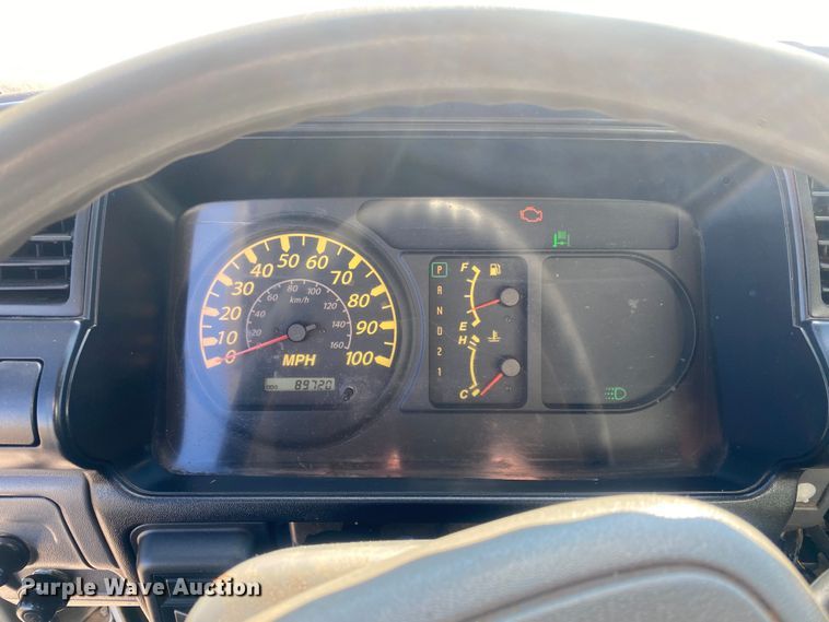 image for item DN8154 2005 Isuzu JW3S  box truck