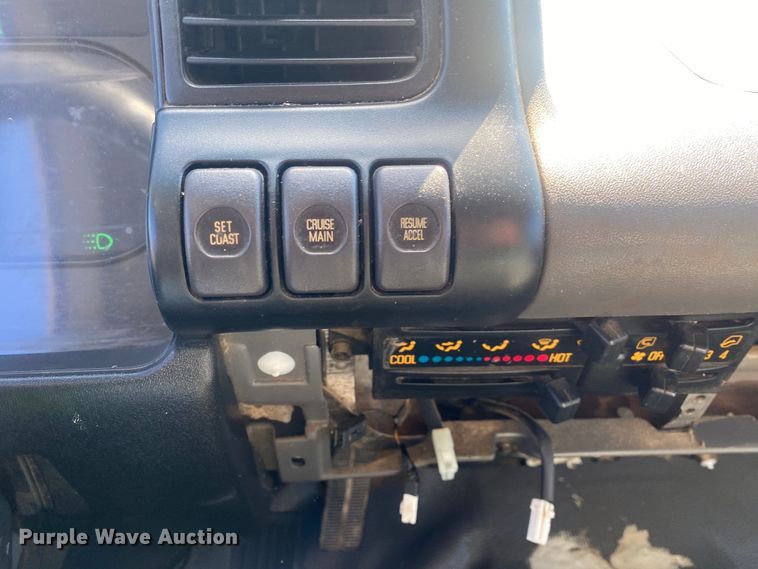 image for item DN8154 2005 Isuzu JW3S  box truck