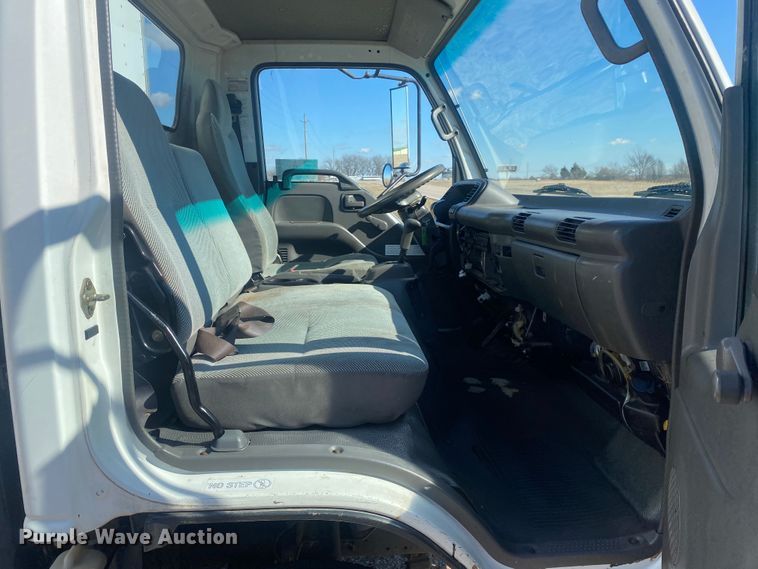 image for item DN8154 2005 Isuzu JW3S  box truck