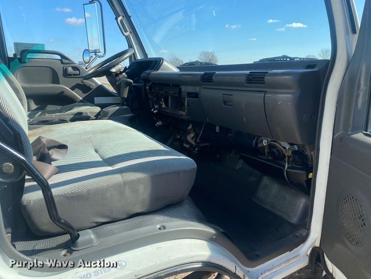 image for item DN8154 2005 Isuzu JW3S  box truck