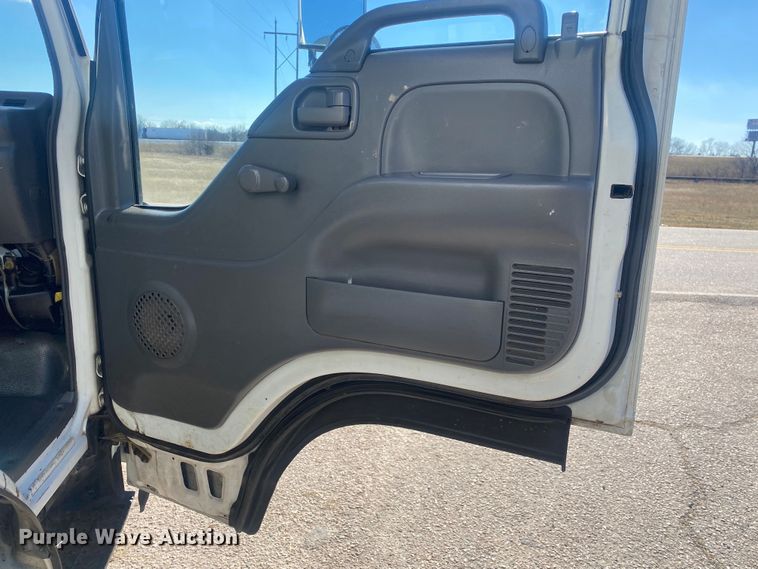 image for item DN8154 2005 Isuzu JW3S  box truck