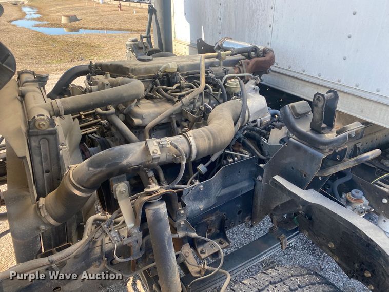 image for item DN8154 2005 Isuzu JW3S  box truck