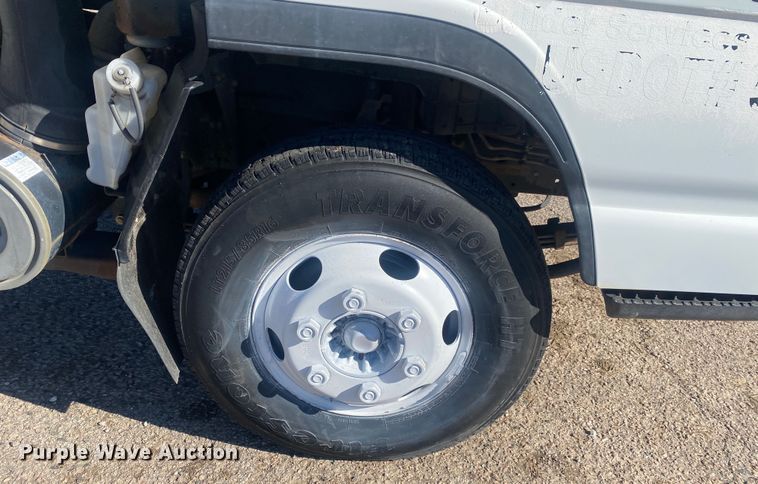 image for item DN8154 2005 Isuzu JW3S  box truck