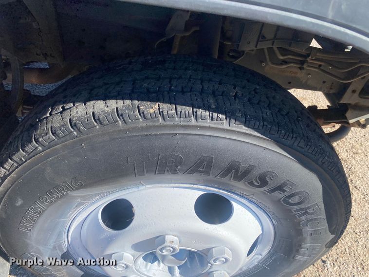 image for item DN8154 2005 Isuzu JW3S  box truck