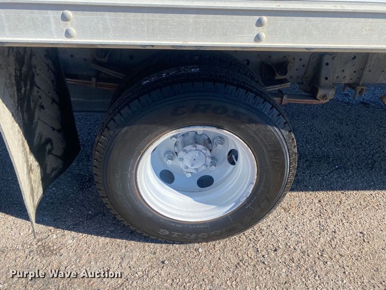 image for item DN8154 2005 Isuzu JW3S  box truck