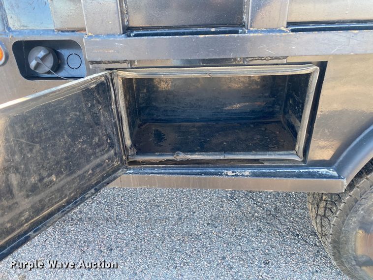 image for item DN8155 2014 Dodge Ram 2500HD  Crew Cab flatbed pickup truck