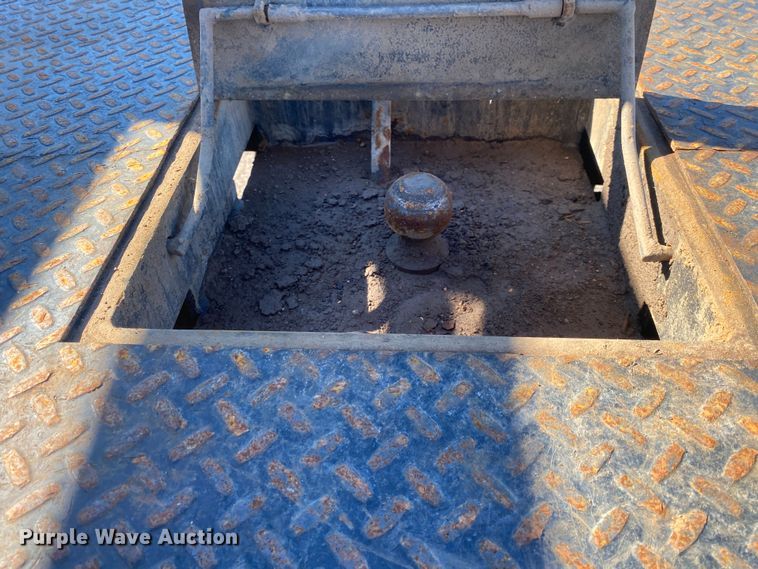 image for item DN8155 2014 Dodge Ram 2500HD  Crew Cab flatbed pickup truck