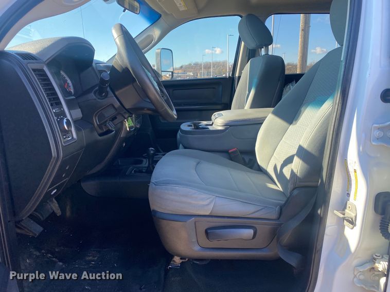 image for item DN8155 2014 Dodge Ram 2500HD  Crew Cab flatbed pickup truck