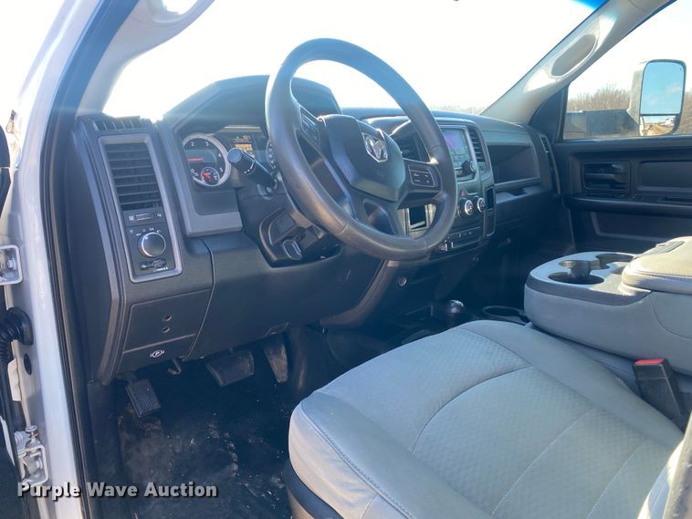 image for item DN8155 2014 Dodge Ram 2500HD  Crew Cab flatbed pickup truck