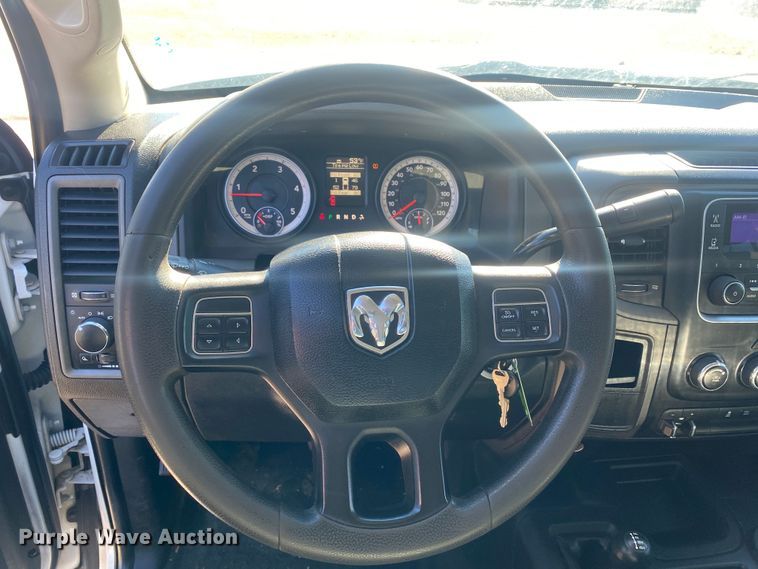 image for item DN8155 2014 Dodge Ram 2500HD  Crew Cab flatbed pickup truck