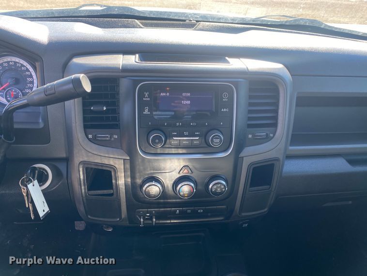 image for item DN8155 2014 Dodge Ram 2500HD  Crew Cab flatbed pickup truck