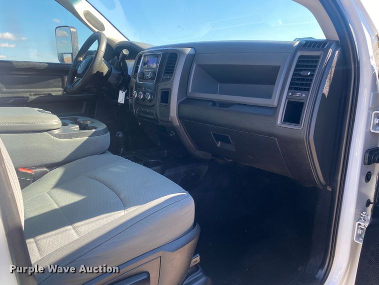 image for item DN8155 2014 Dodge Ram 2500HD  Crew Cab flatbed pickup truck