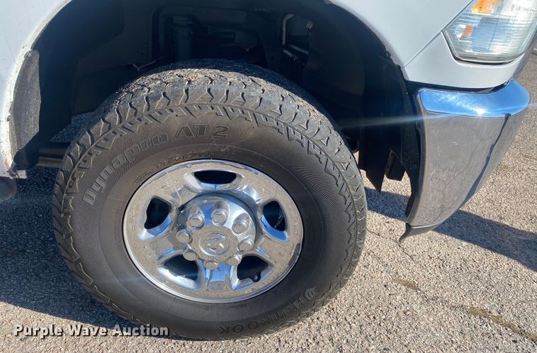 image for item DN8155 2014 Dodge Ram 2500HD  Crew Cab flatbed pickup truck