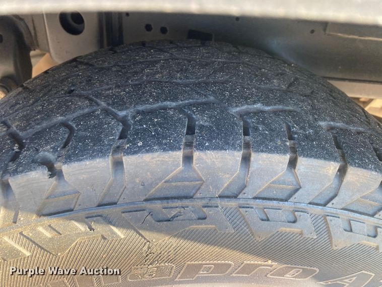 image for item DN8155 2014 Dodge Ram 2500HD  Crew Cab flatbed pickup truck