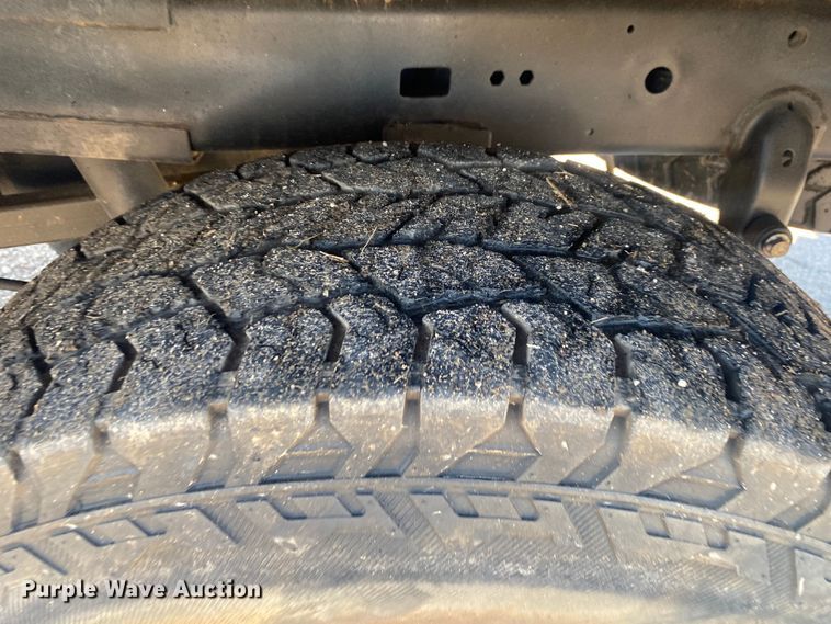 image for item DN8155 2014 Dodge Ram 2500HD  Crew Cab flatbed pickup truck