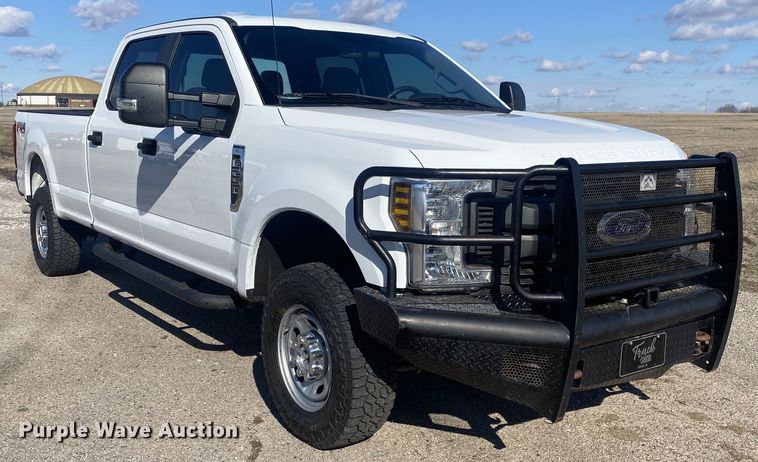 image for item DN8156 2019 Ford F250 Super Duty  Crew Cab pickup truck