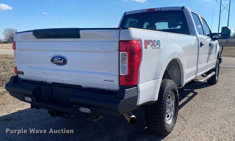 image for item DN8156 2019 Ford F250 Super Duty  Crew Cab pickup truck