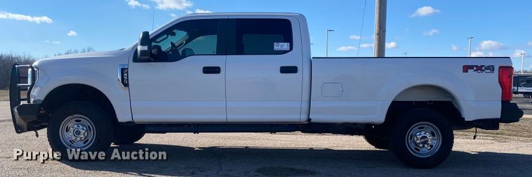 image for item DN8156 2019 Ford F250 Super Duty  Crew Cab pickup truck